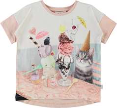 Raeesa T-shirts & Tops